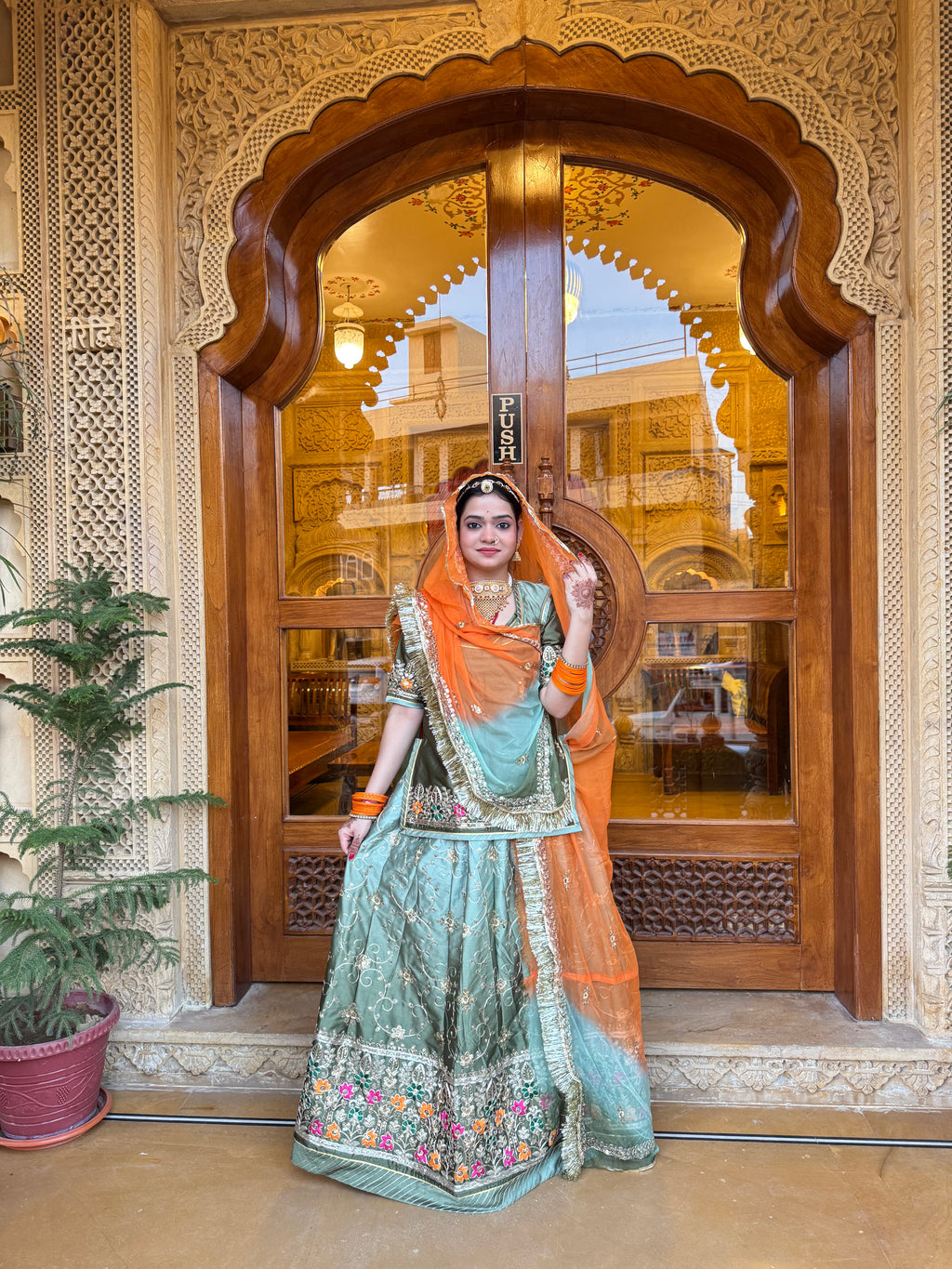 The Royale - Satin With Hamrahi Odhna