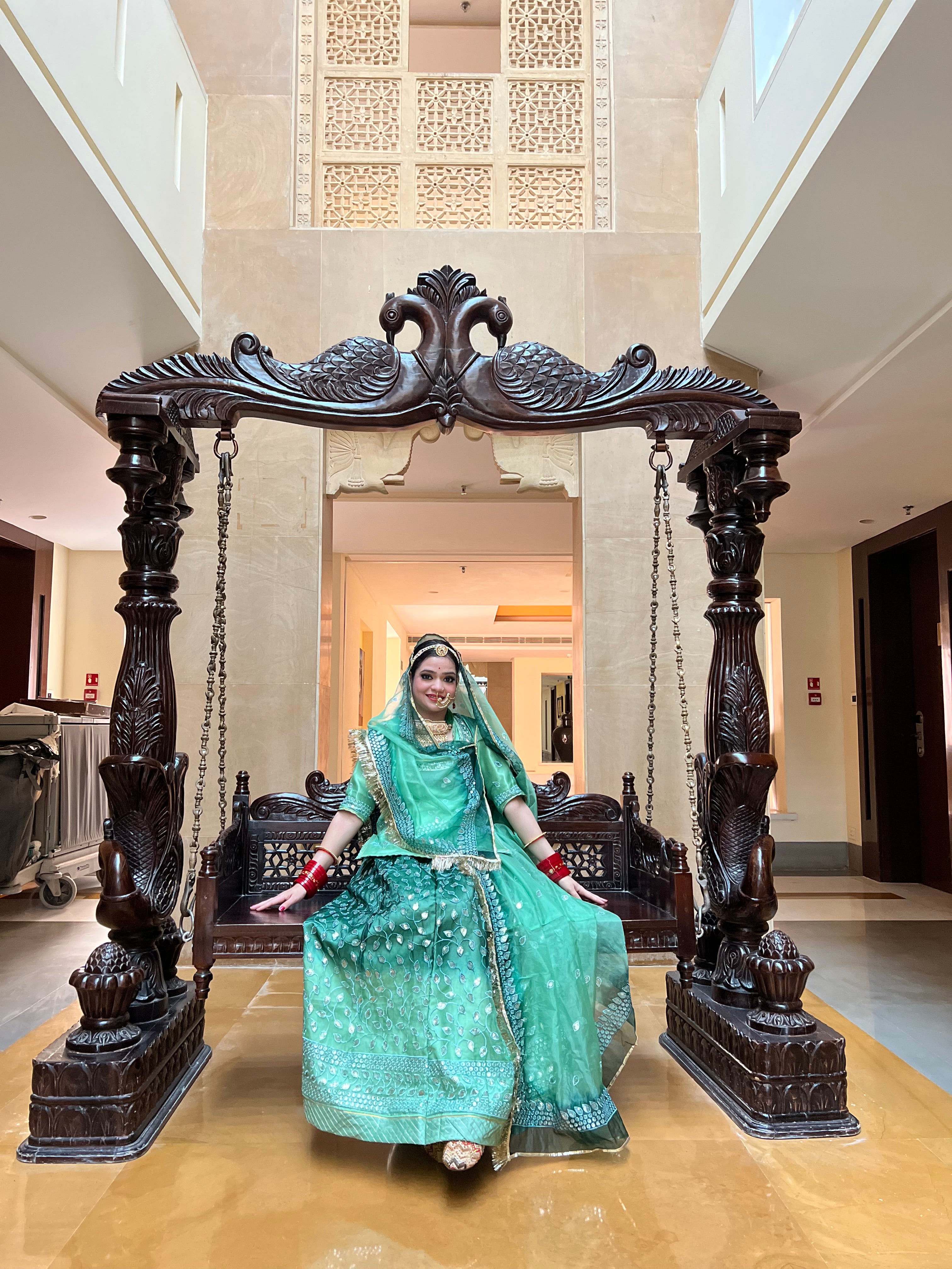 Emerald Grace - Tissue suit with Hamrai Odhna