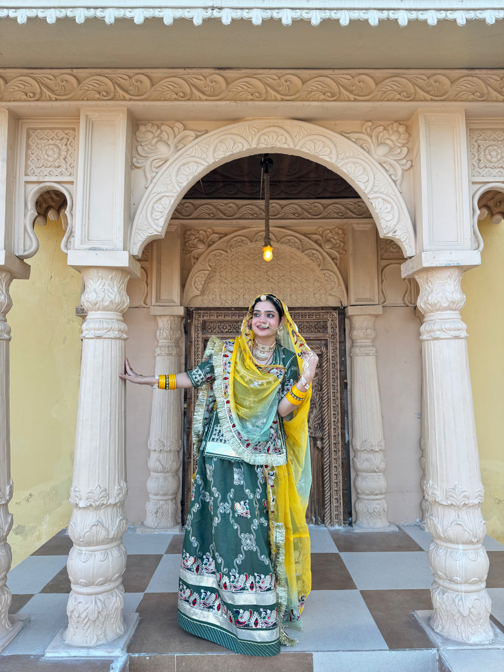 Regal Chanderi Ensemble with Hamrahi Odhna