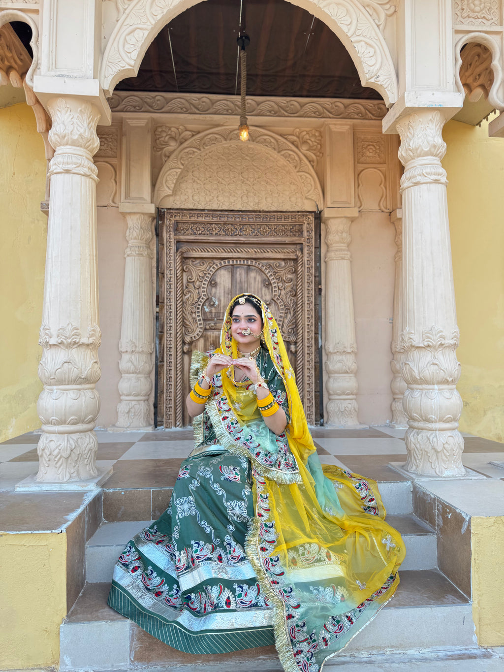 Regal Chanderi Ensemble with Hamrahi Odhna