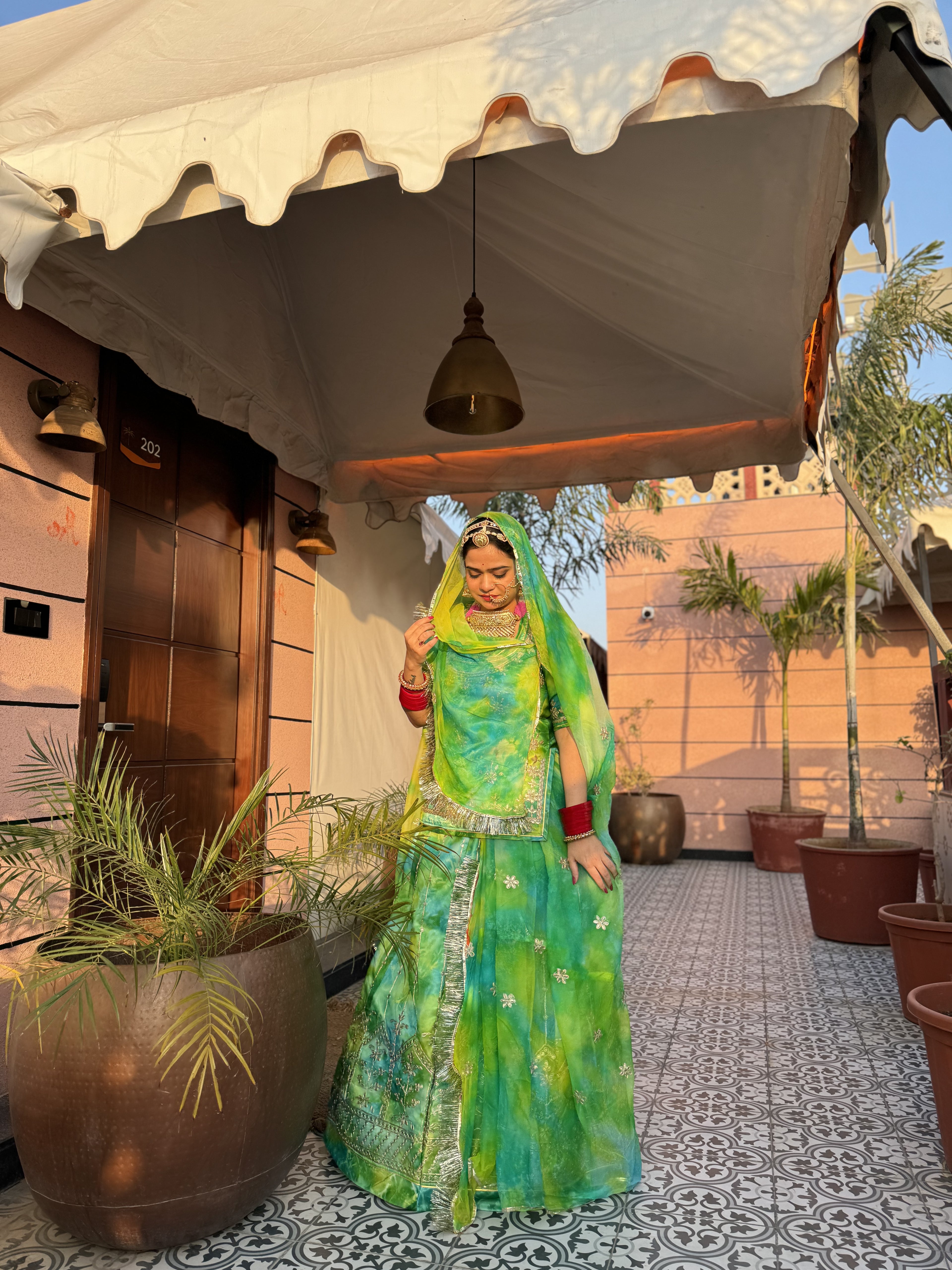 Emerald Elegance: Green Tie Dye Poshak