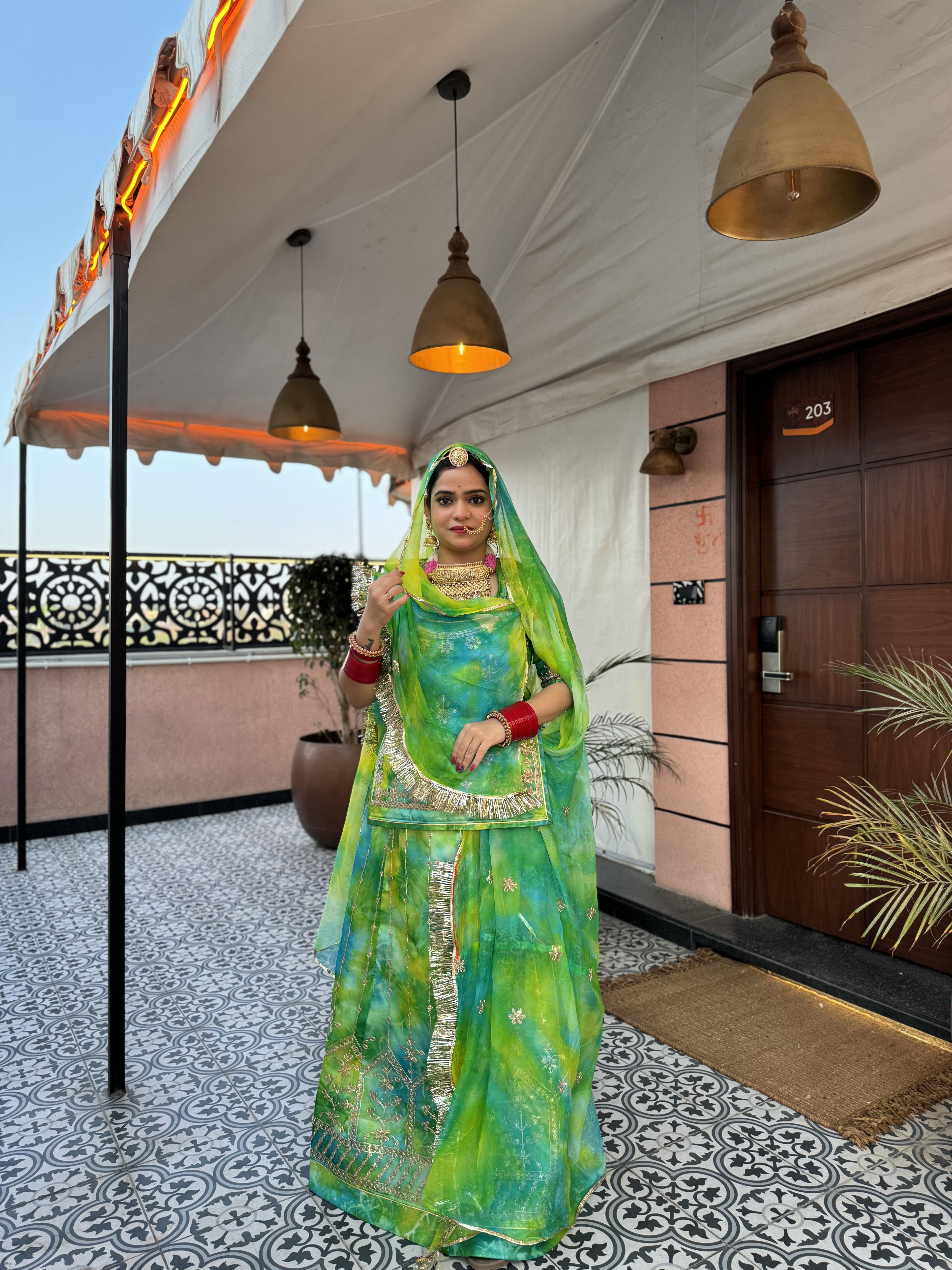 Emerald Elegance: Green Tie Dye Poshak