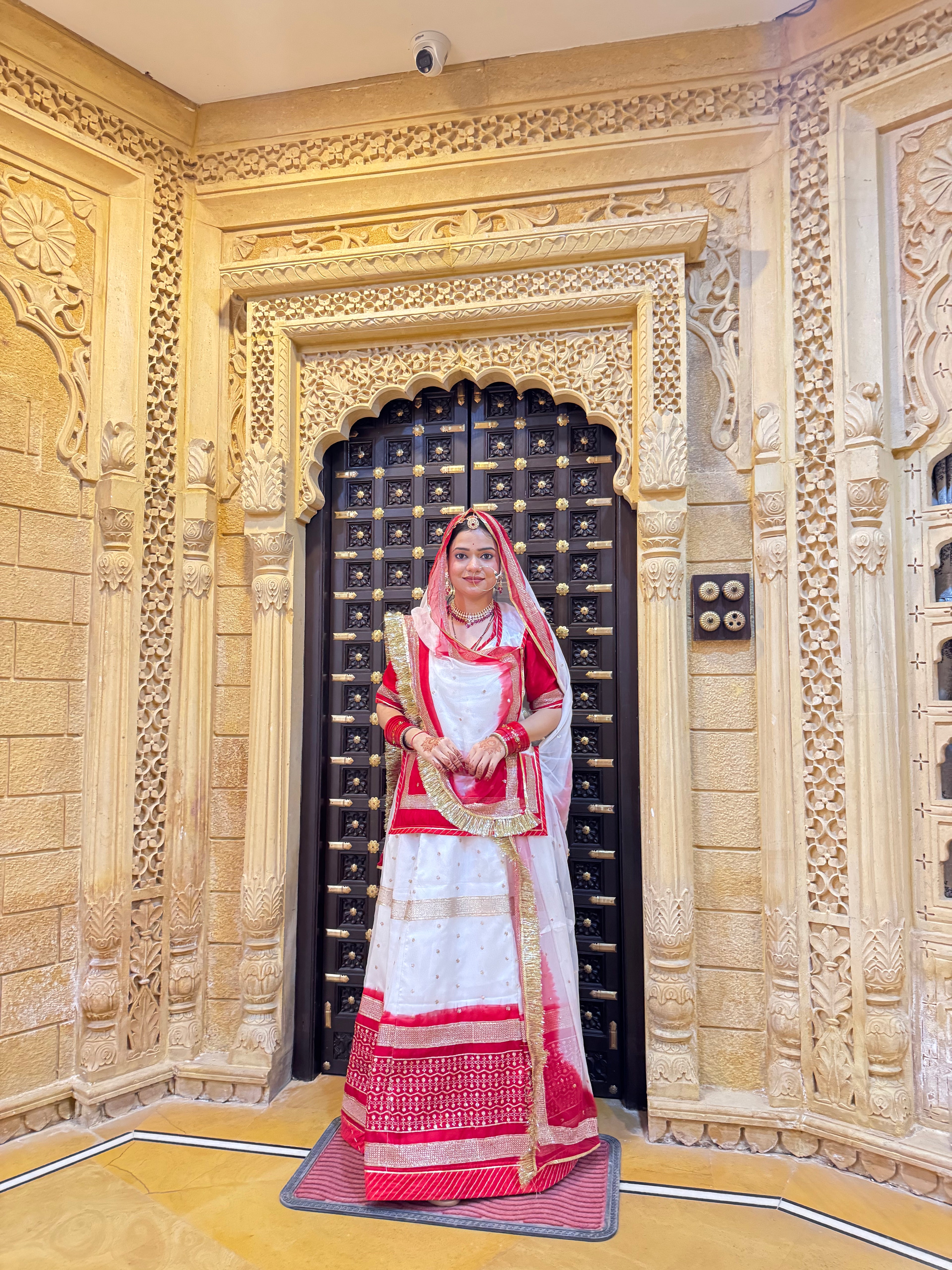 Rajwadi Fagunia : Organza Poshak