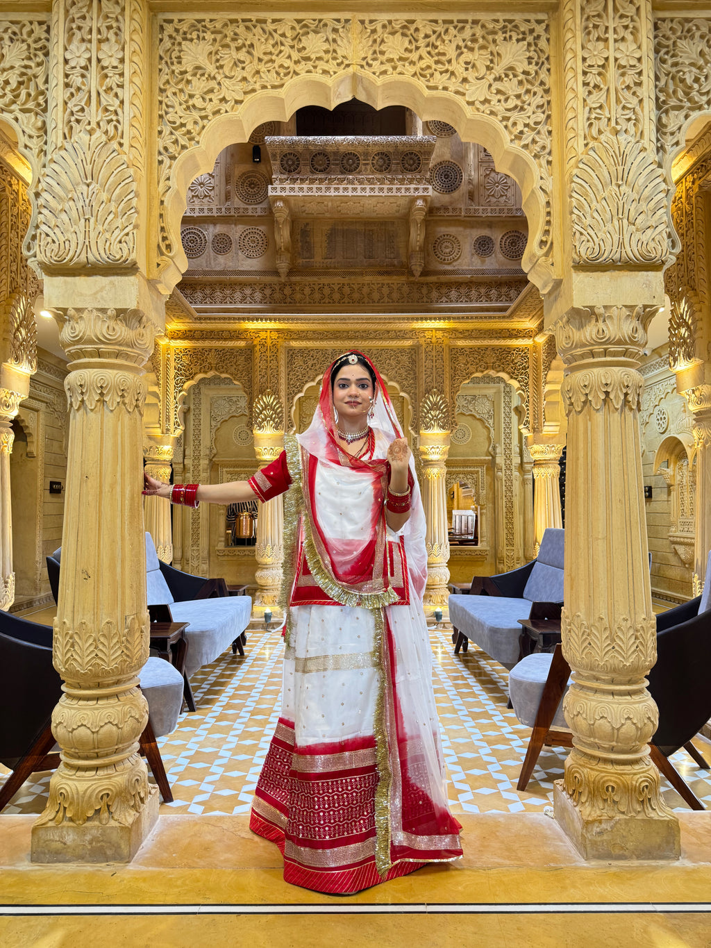 Rajwadi Fagunia : Organza Poshak