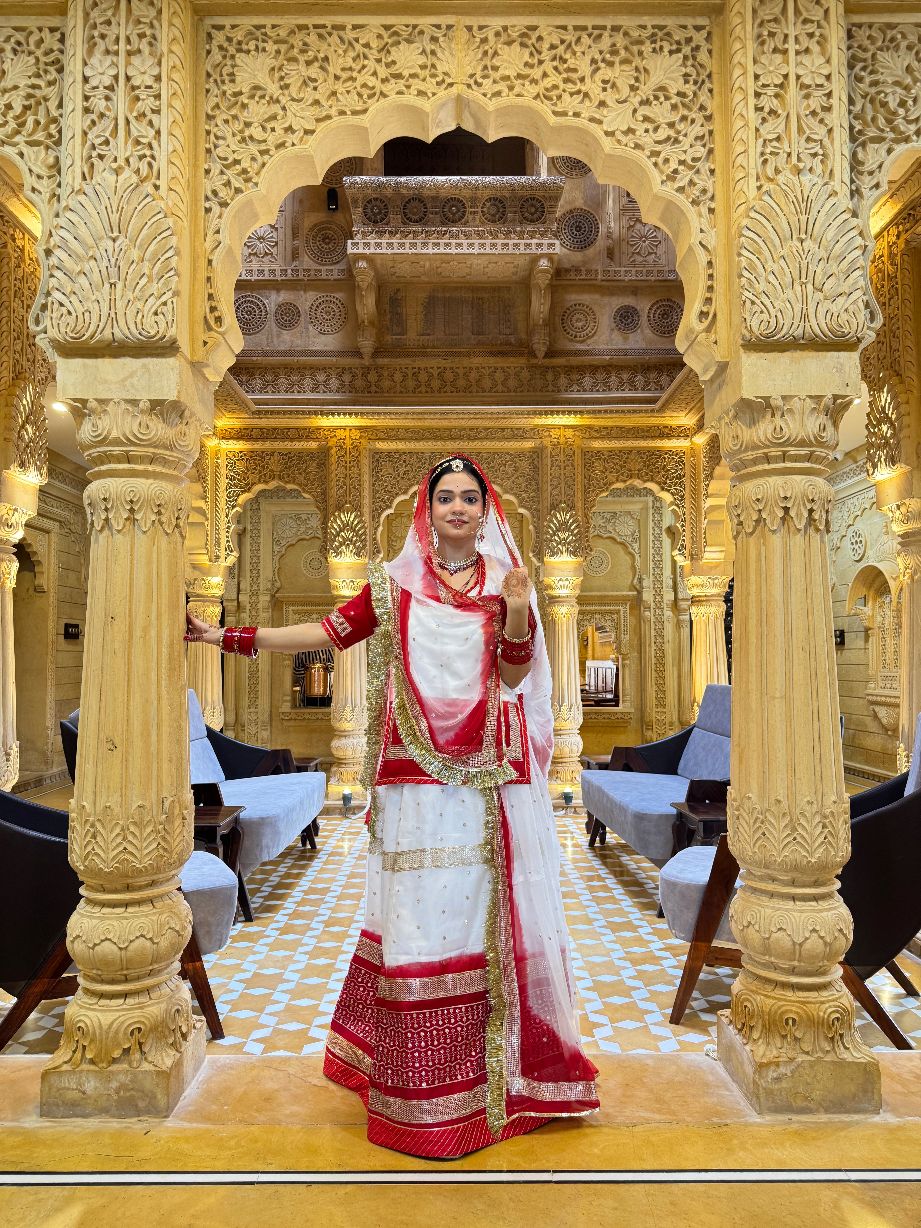 Rajwadi Fagunia : Organza Poshak