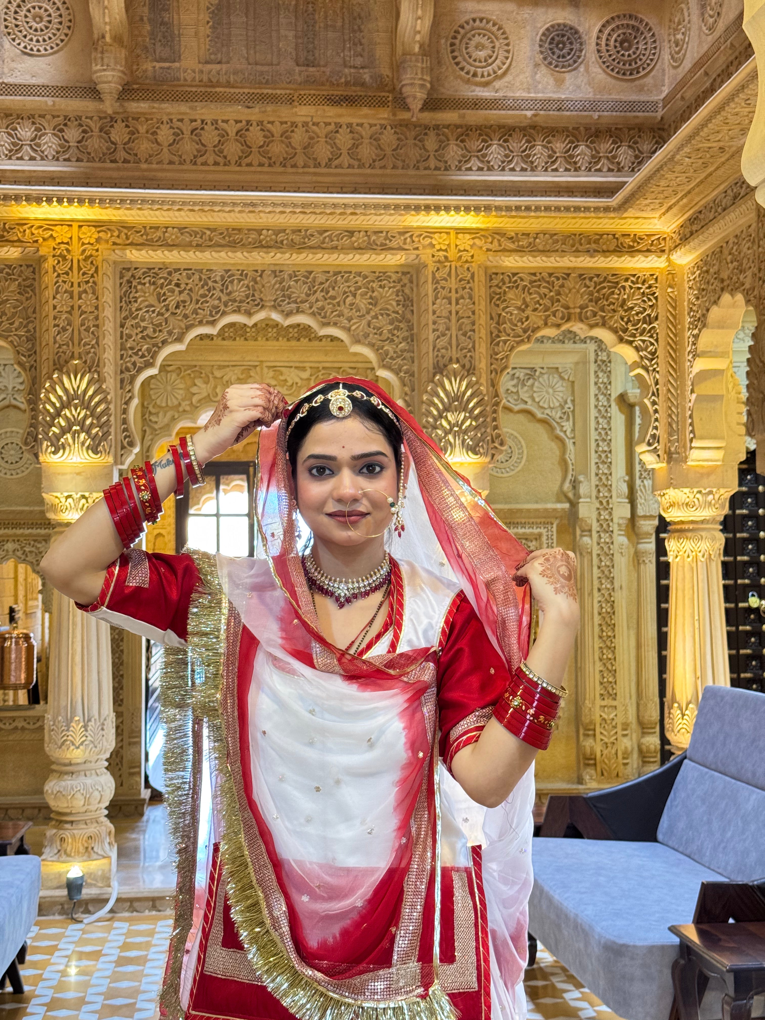 Rajwadi Fagunia : Organza Poshak
