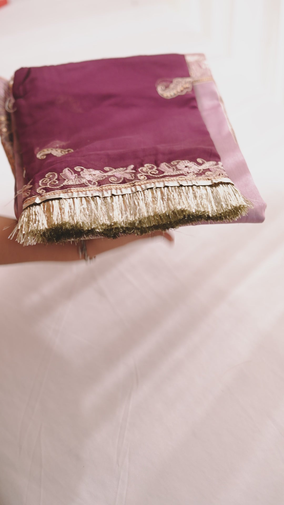 “Shahi Gulabiya – The Royal Wine Poshak With Hamrahi Odhna