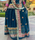 Zarreen Hamrahi : Velvet Suit With Hamrahi Odhna