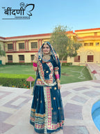 Zarreen Hamrahi : Velvet Suit With Hamrahi Odhna