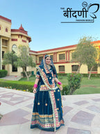 Zarreen Hamrahi : Velvet Suit With Hamrahi Odhna