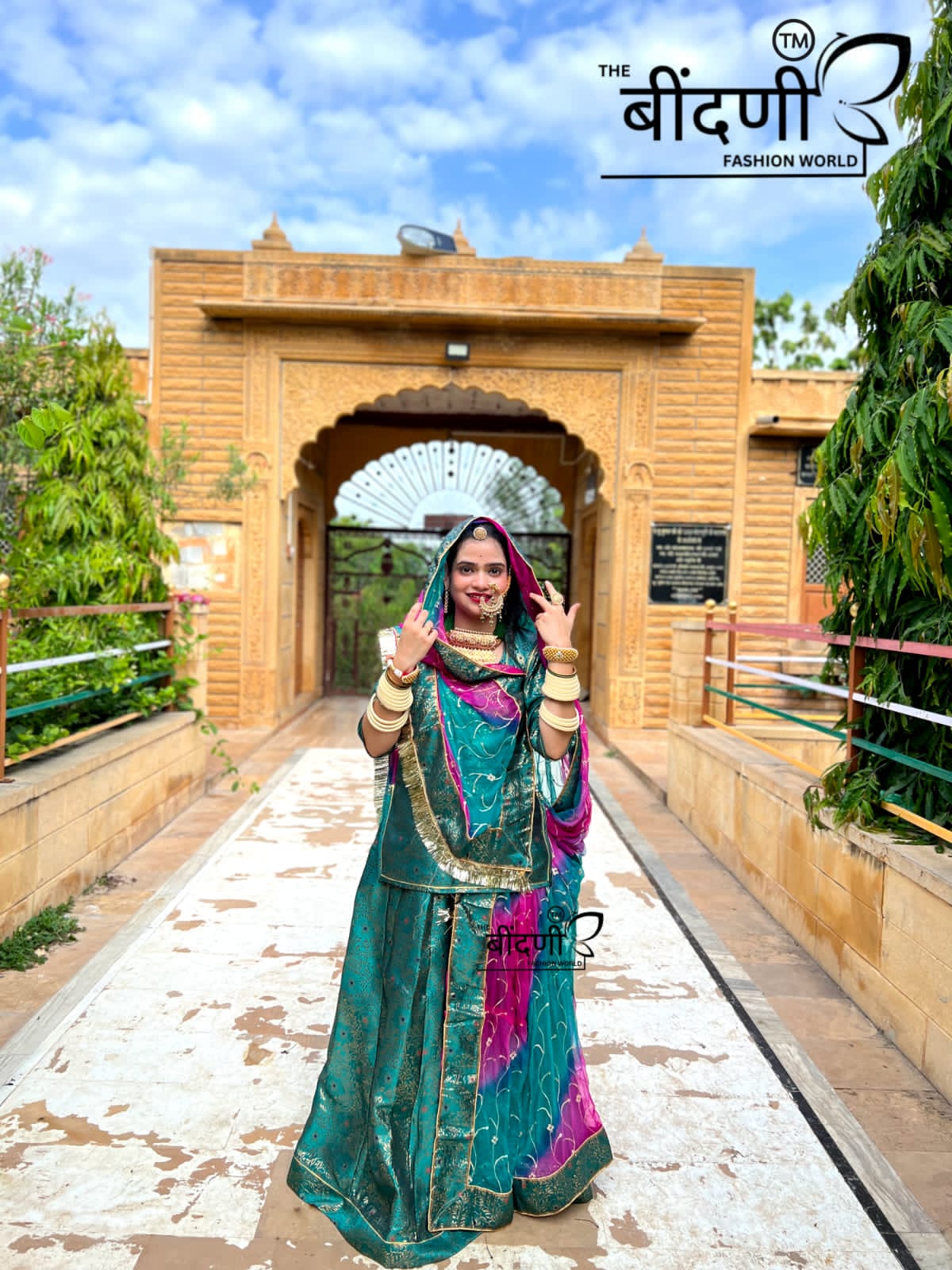 Shahi Gulzaar 🌿✨ - Jaykard Suit With Hamrahi Odhna